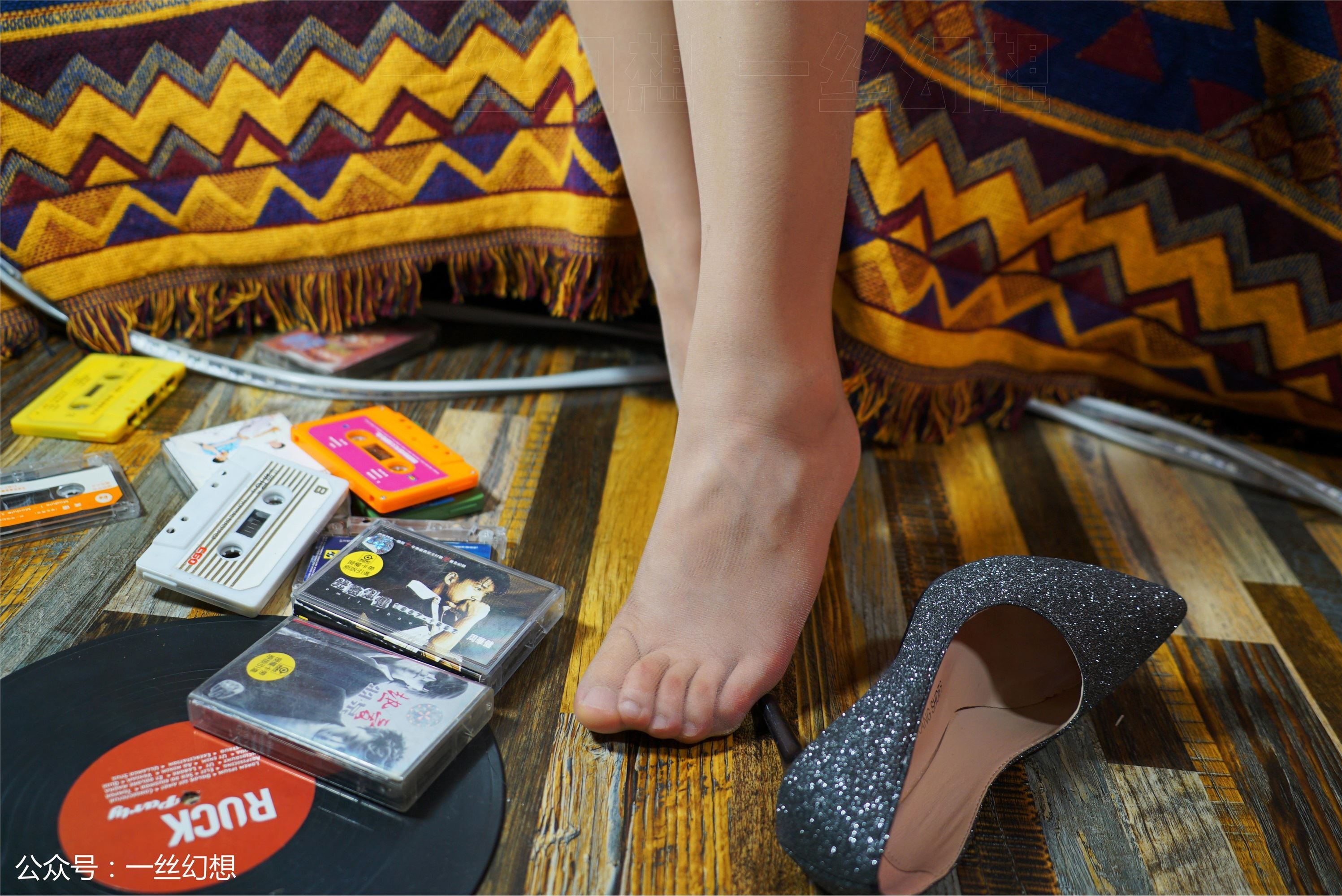 高丝女子图鉴 袜小喵×一丝幻想 NZ029 小白